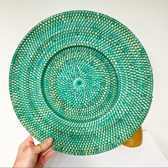 Other - Woven sea grass plate green & natural